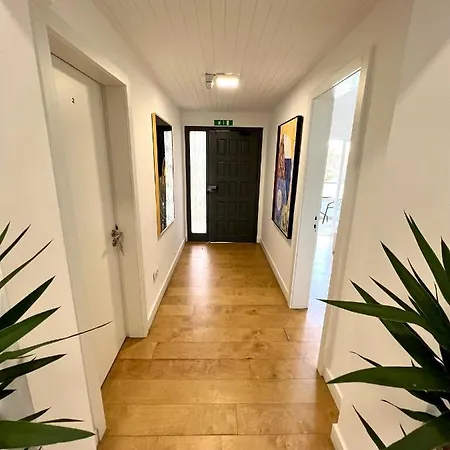 Oieras 2 - Large Double With En-suite Bathroom And Balcony